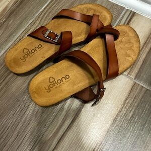 Brown leather toe loop sandles
